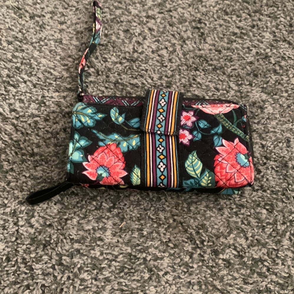 BNWOT Vera Bradley large floral wallet wristlet